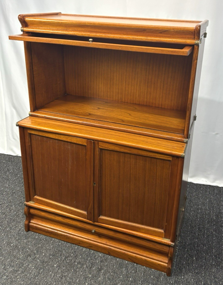 Globe Wernicke Schrank Vitrine Vintage