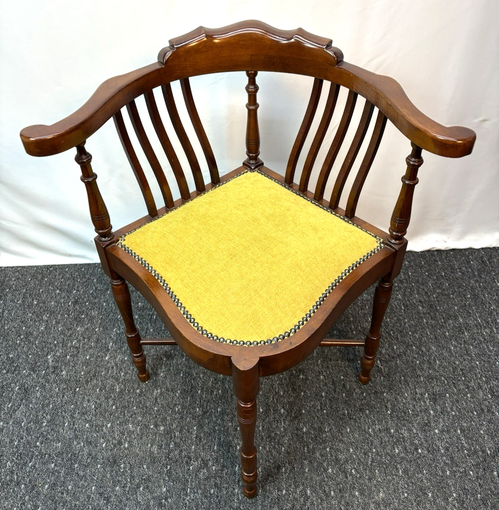 Eckstuhl Schminkstuhl Captain Chair Vintage Holz gepolsterter Sitz Art Deco