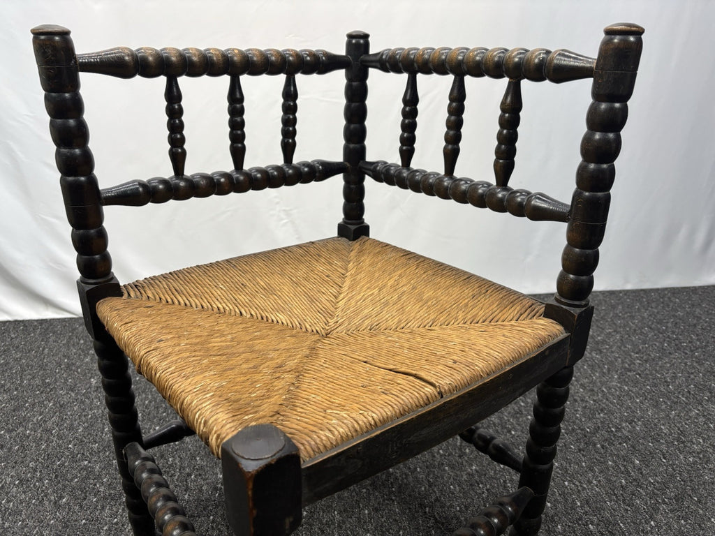 Eckstuhl Damenstuhl Kinderstuhl Korbgeflecht Vintage