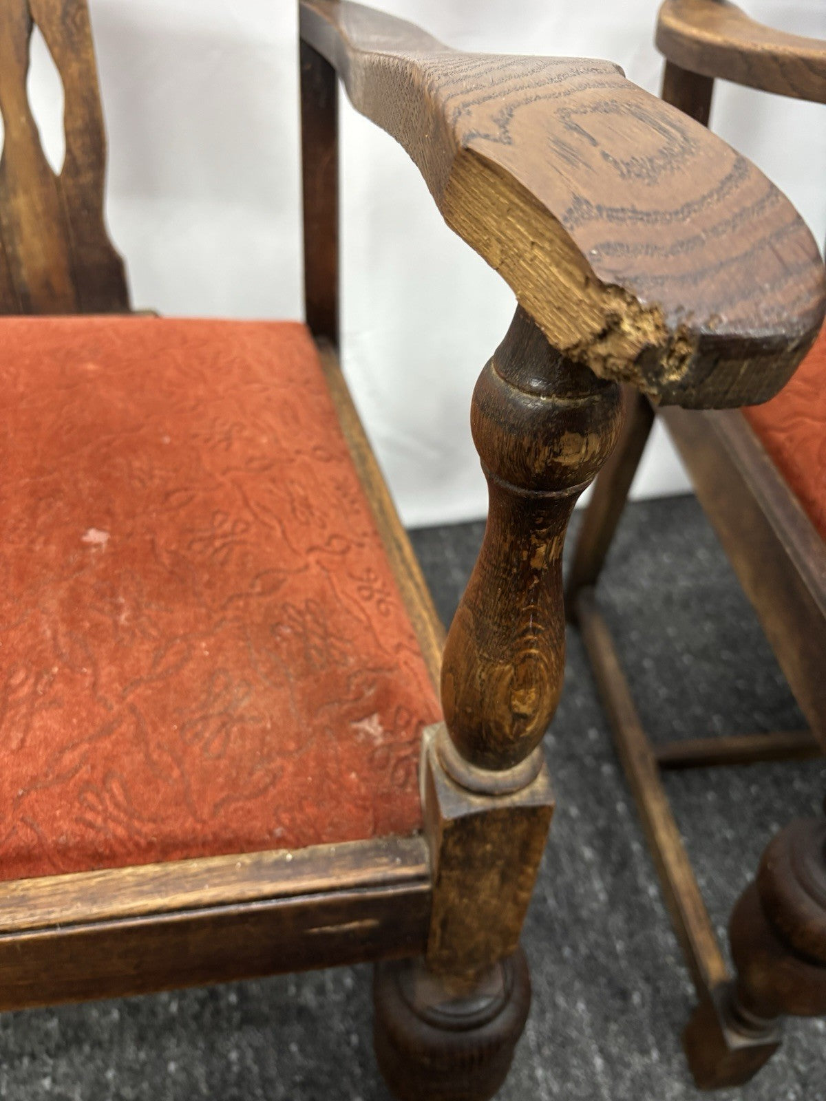 1 von 2 Esszimmer Armlehnstuhl Eiche massiv Art Deco Bauhaus Antik